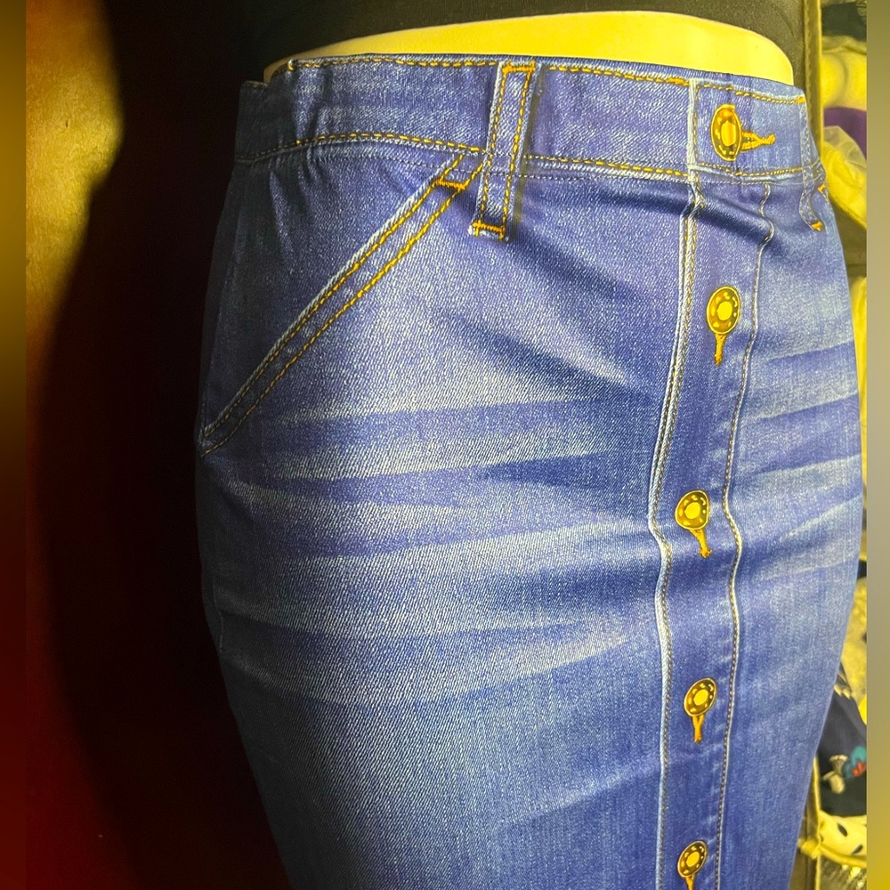 Brand NWT✨Allover Print Faux Jean Pocket Skinny Skirt 👖